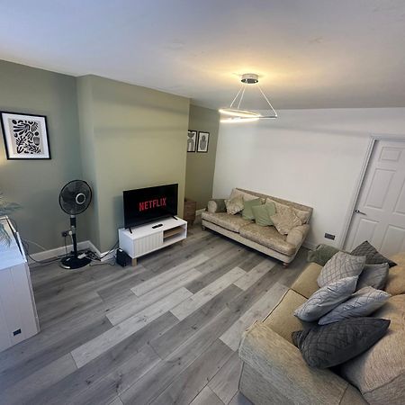 Mmc Serviced Accommodation 레이 외부 사진