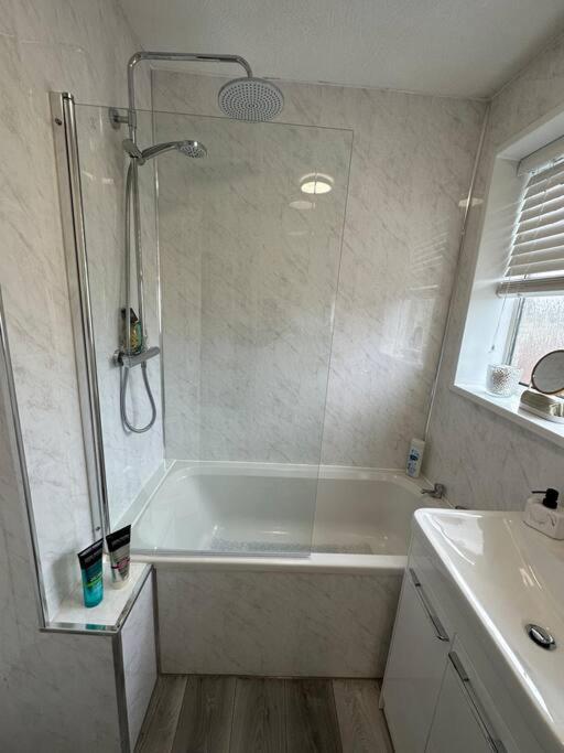 Mmc Serviced Accommodation 레이 외부 사진