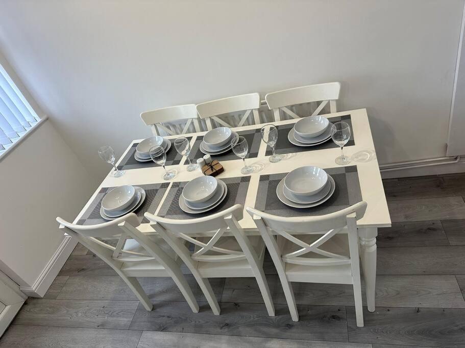 Mmc Serviced Accommodation 레이 외부 사진